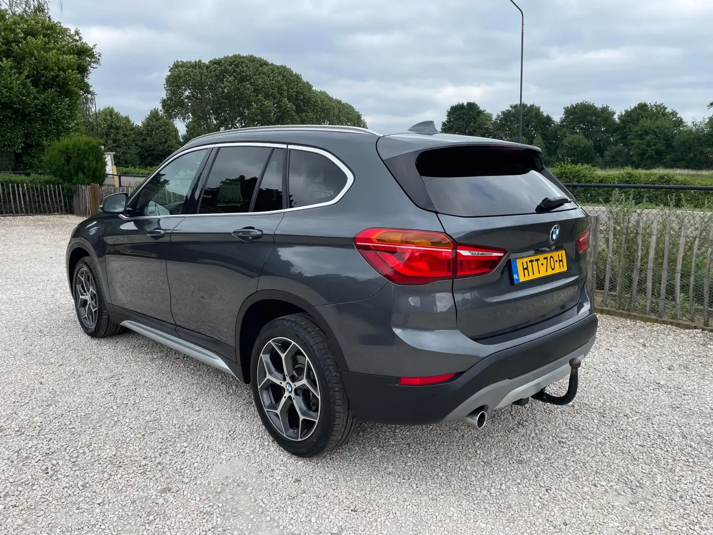 BMW X1 SDrive18i High Executive Automaat Grijs - 2