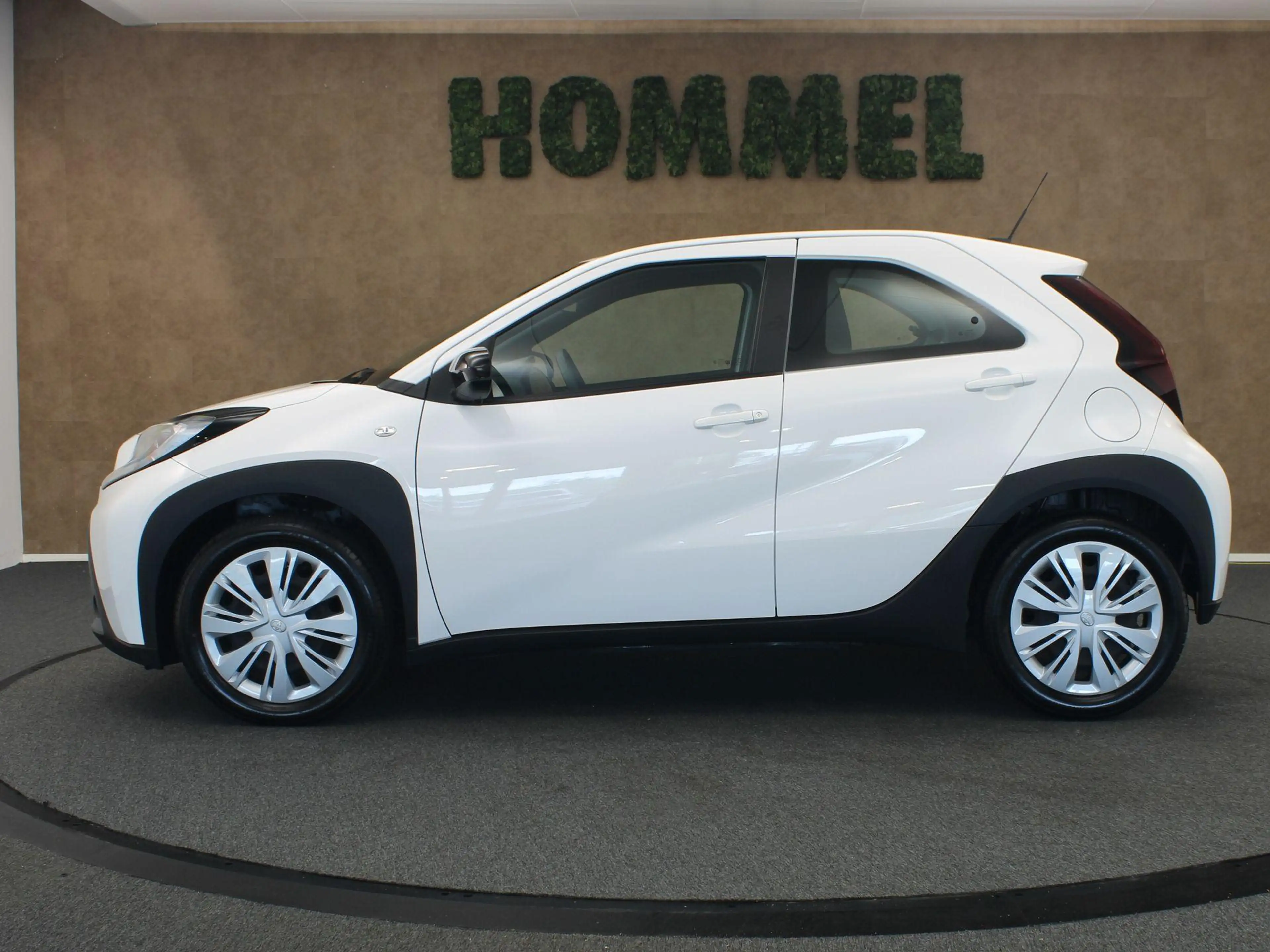 Toyota Aygo X 1.0 VVT-i MT Play - ORIGINEEL NEDERLANDSE AUTO - A — photo 9