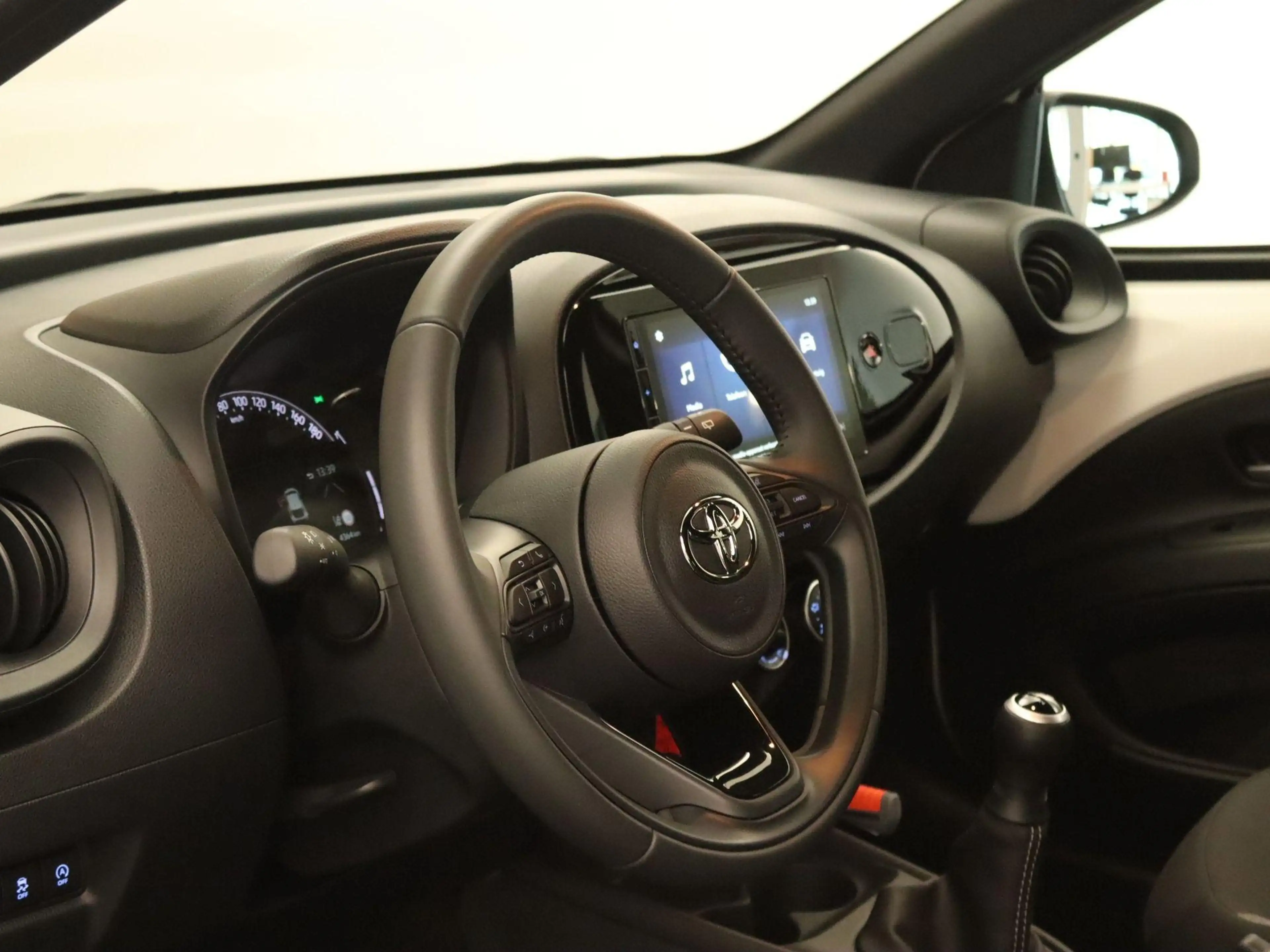 Toyota Aygo X 1.0 VVT-i MT Play - ORIGINEEL NEDERLANDSE AUTO - A — photo 5