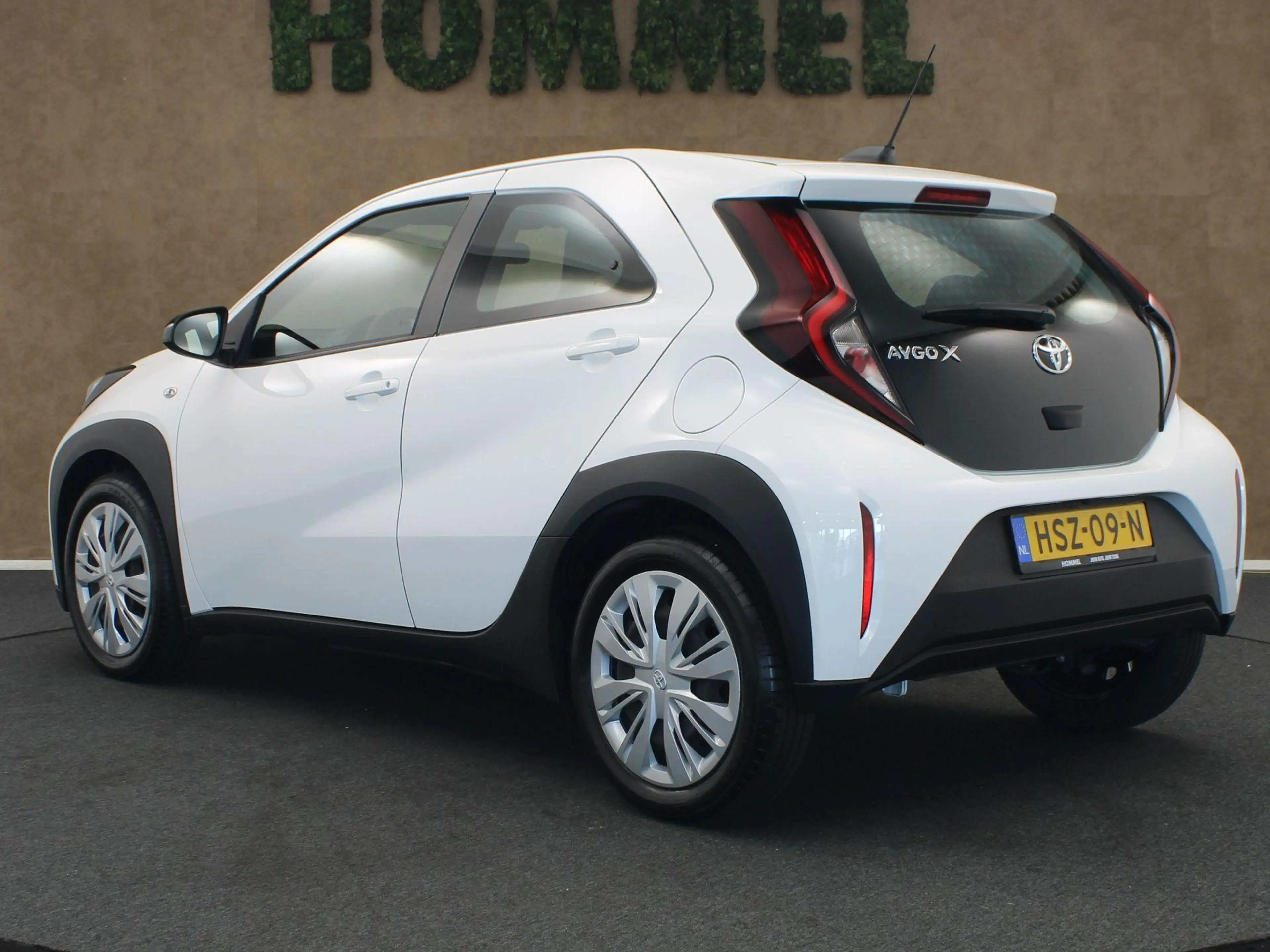 Toyota Aygo X 1.0 VVT-i MT Play - ORIGINEEL NEDERLANDSE AUTO - A — photo 11