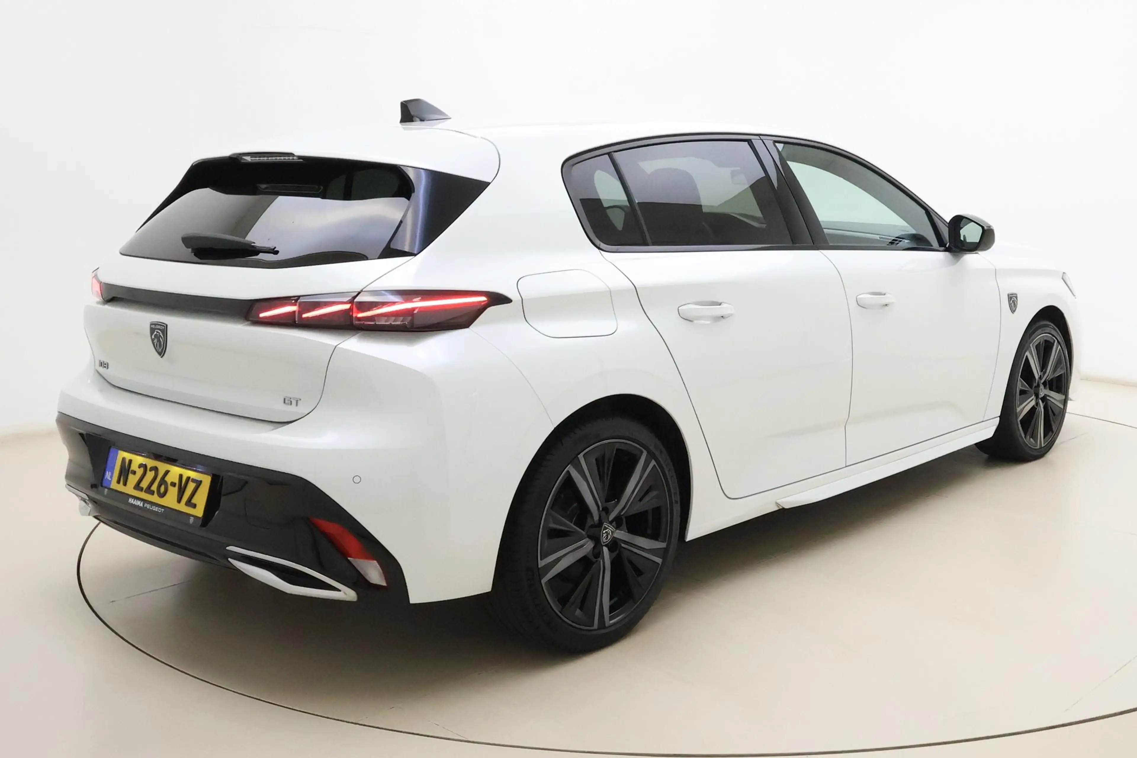 Peugeot 308 1.2 PureTech GT Pack Business | Adaptive Cruise Co — photo 2