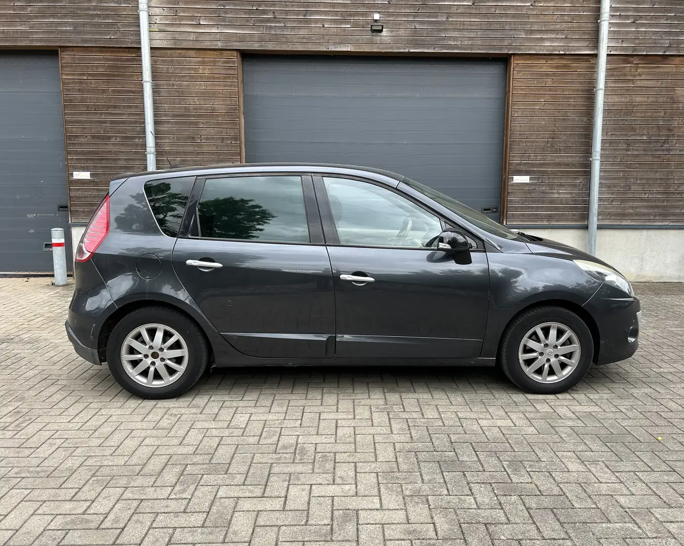 Renault Scenic 1.6 dCi 96kw Bose Edition - 2