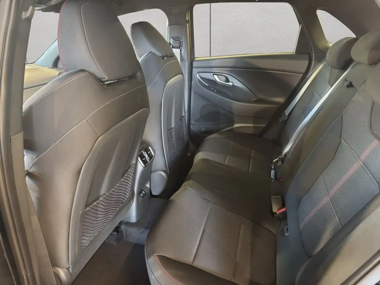 Hyundai i30 1.5 T-GDI 48V-Hybrid DCT N Line 103 kW, 5-türi 15