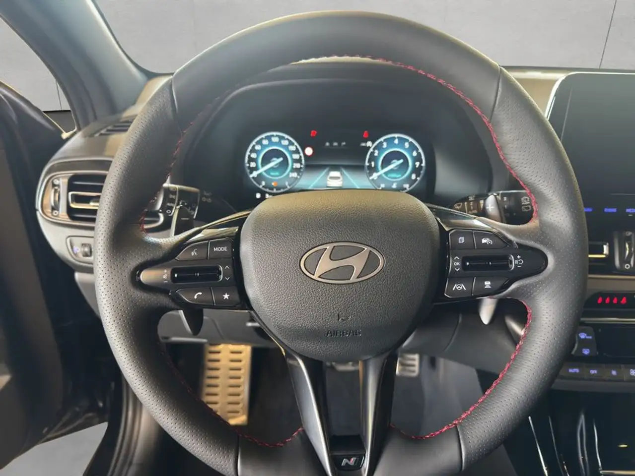 Hyundai i30 1.5 T-GDI 48V-Hybrid DCT N Line 103 kW, 5-türi 9