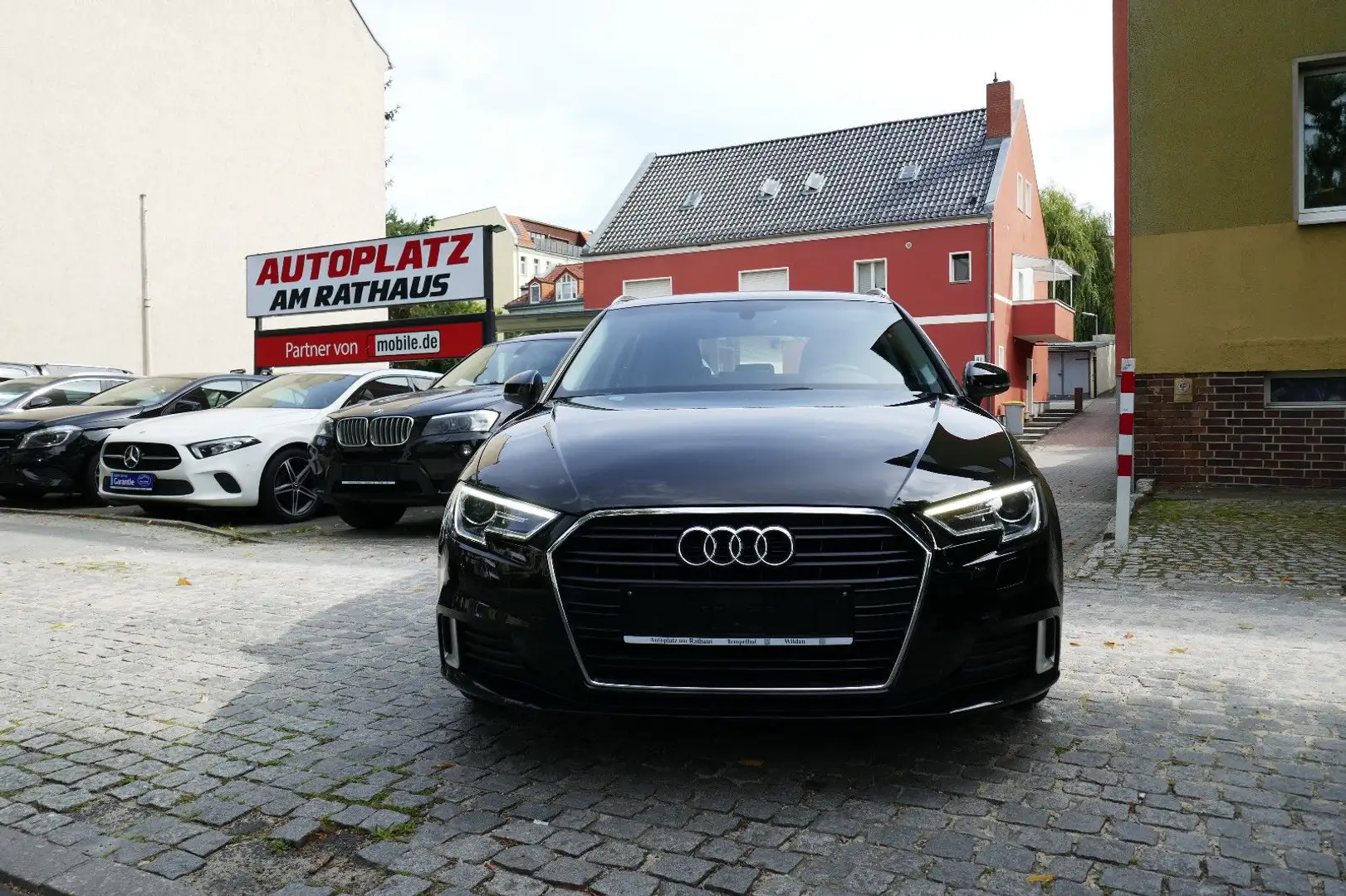 Audi A3 Sportback 35 TFSI sport, Bi-Xenon Noir - 2