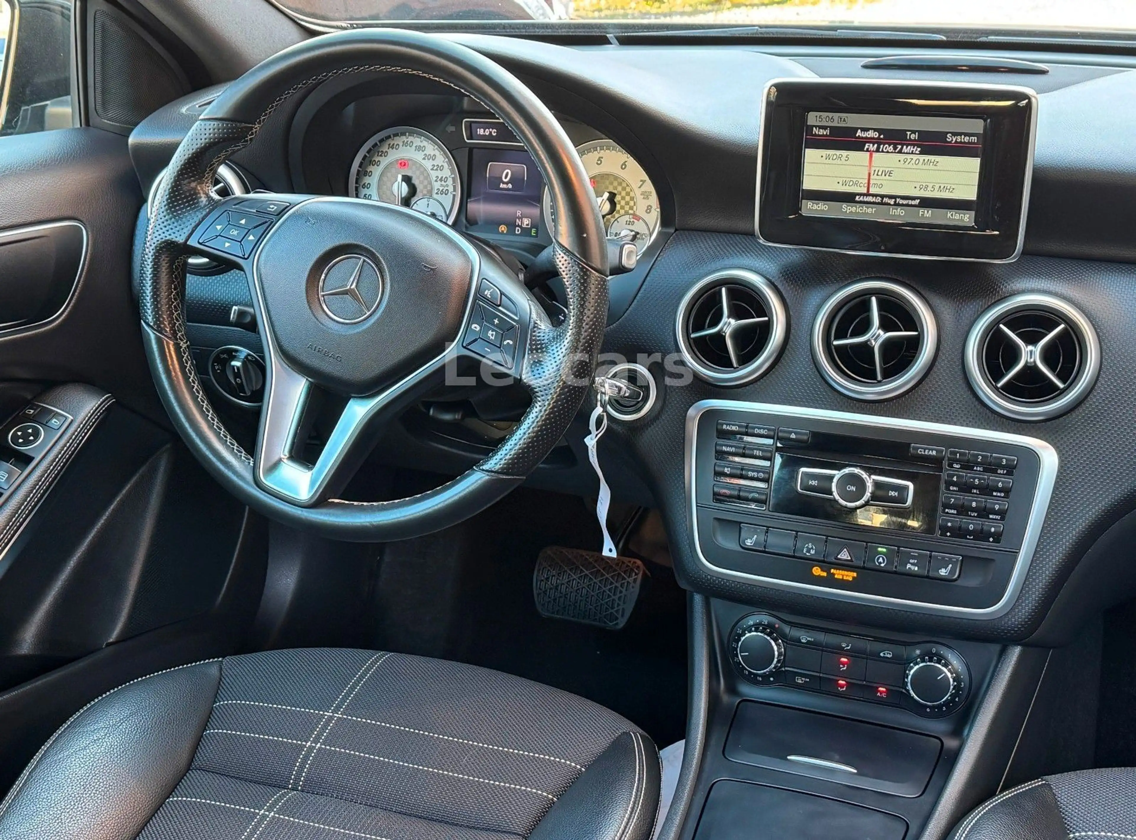 Mercedes-Benz A 180 Urban Automatik PDC Tempomat — photo 6
