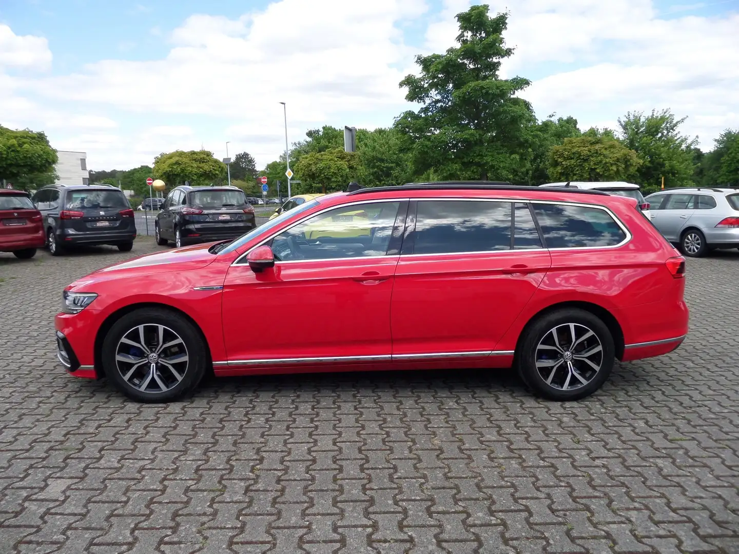 Volkswagen Passat Variant GTE+3xKlimatronic+LED+ACC+Cam+Navi+Pano-SD+Standhz Rojo - 1