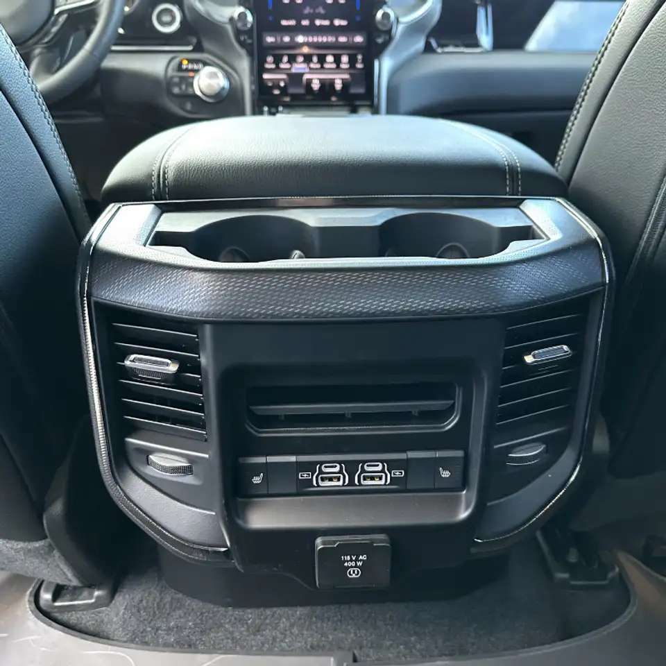 RAM 1500 снимка RAM 1500