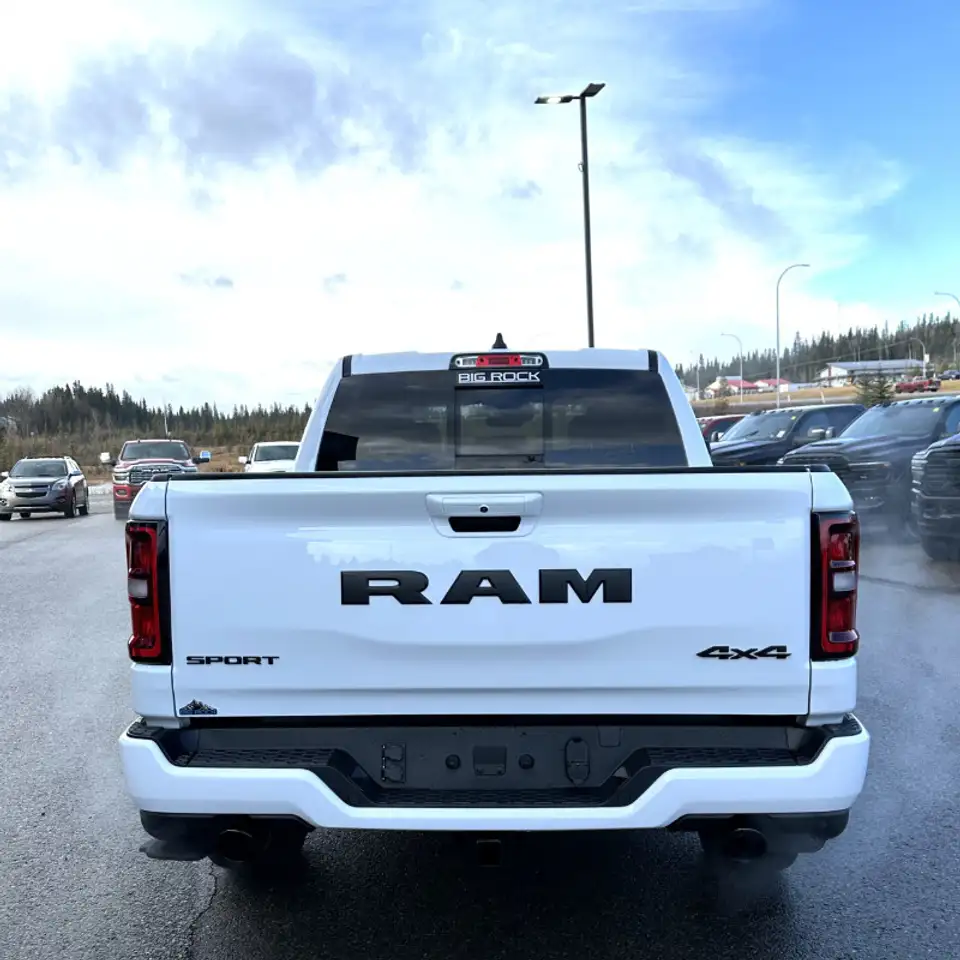 RAM 1500 снимка RAM 1500