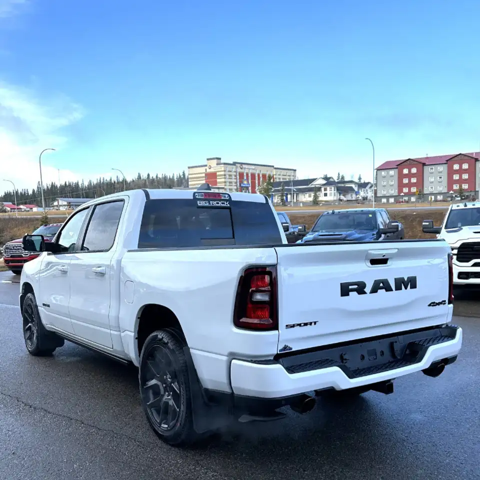 RAM 1500 снимка RAM 1500