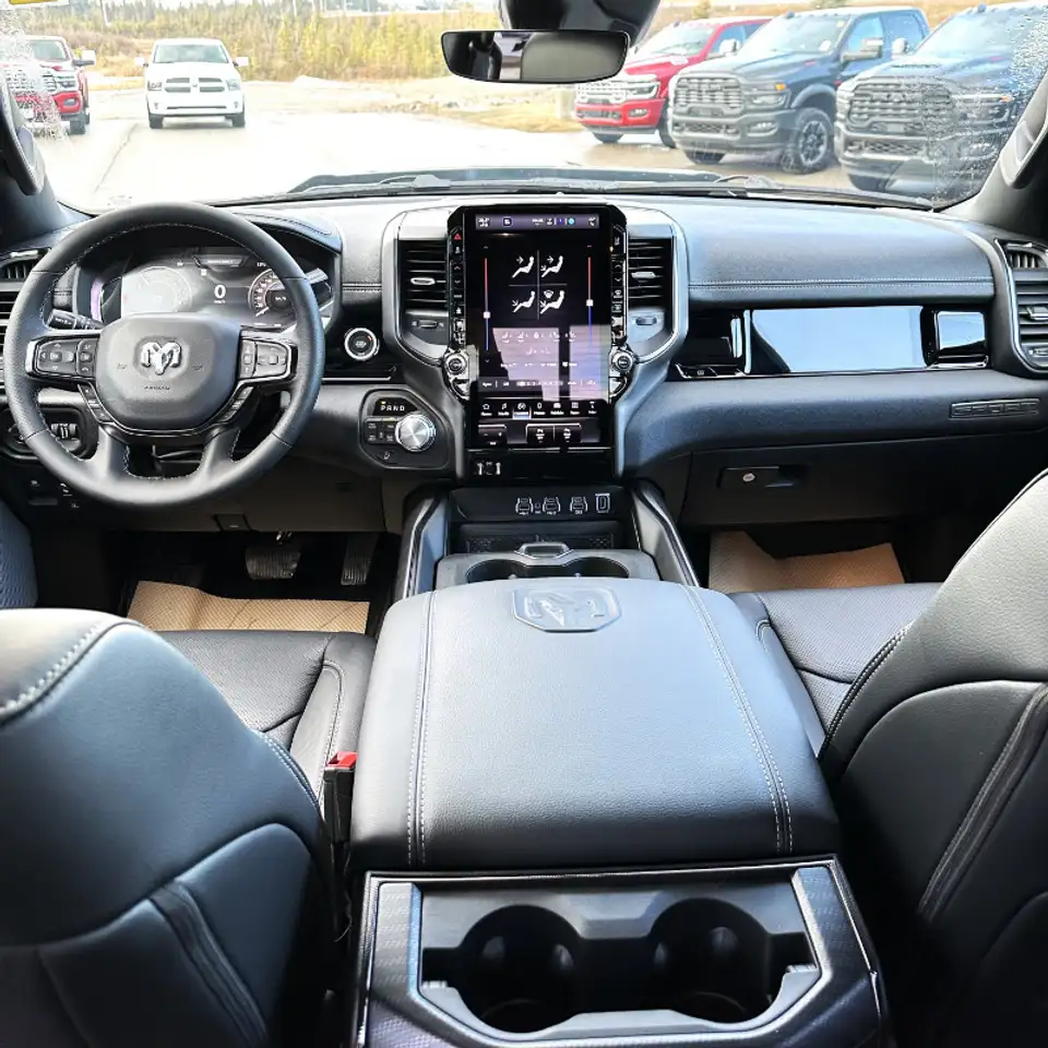 RAM 1500 снимка RAM 1500