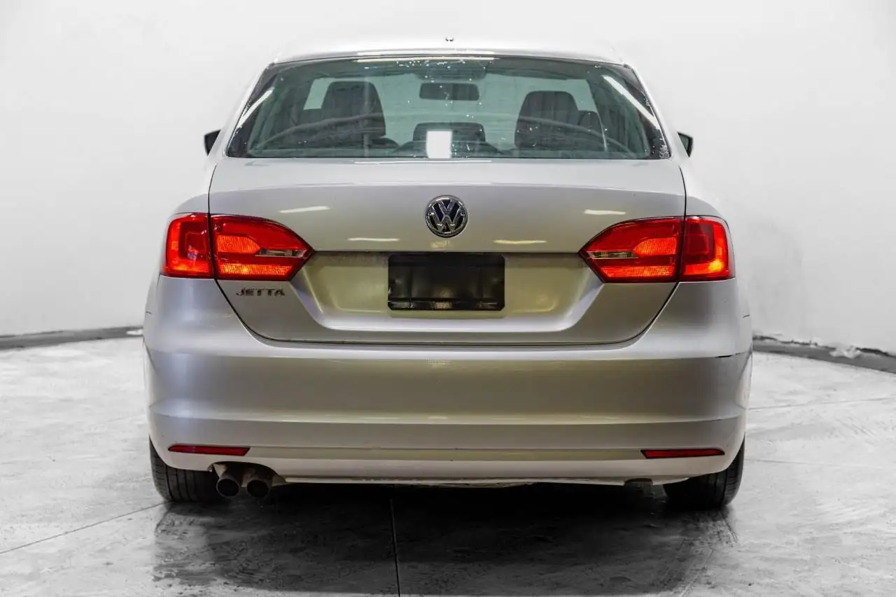 Volkswagen Jetta снимка Volkswagen Jetta