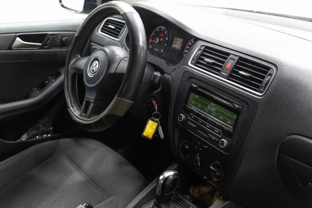 Volkswagen Jetta снимка Volkswagen Jetta