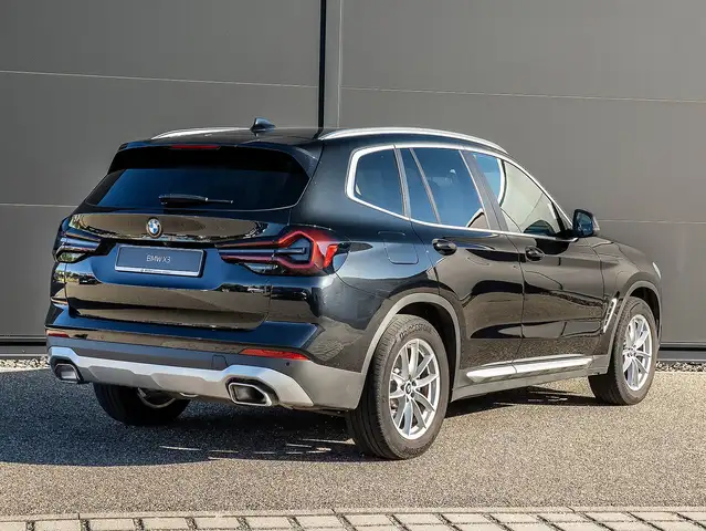 BMW X3 view 2