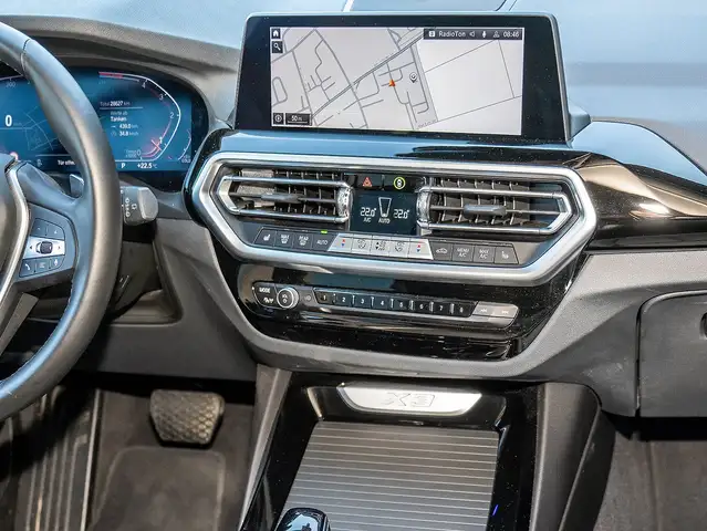 BMW X3 view 7