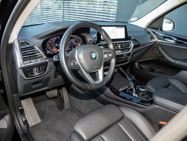 BMW X3 view 3