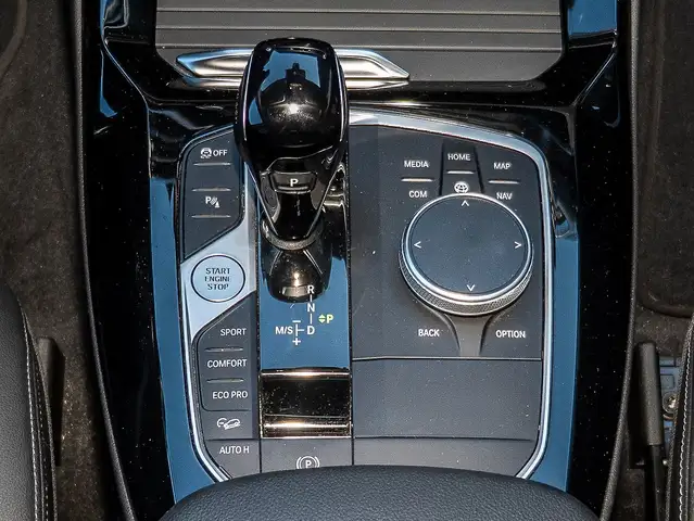 BMW X3 view 10