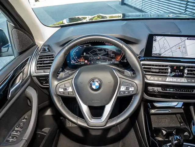 BMW X3 view 11