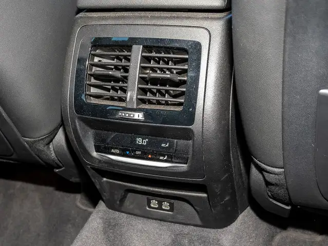BMW X3 view 18