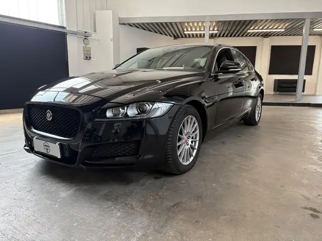 Jaguar XF XF  2.0d i4 Prestige awd 180cv auto my18