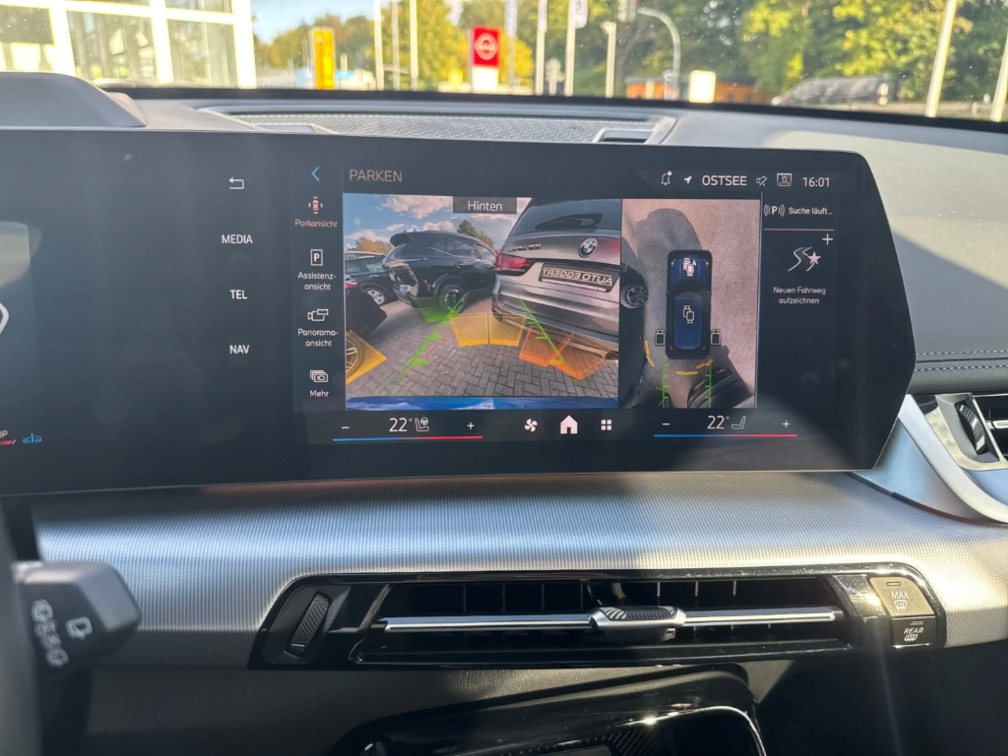 BMW X1 xDrive20d 8Fach bereift Lenkradhz HUD Park-Assiste — photo 11