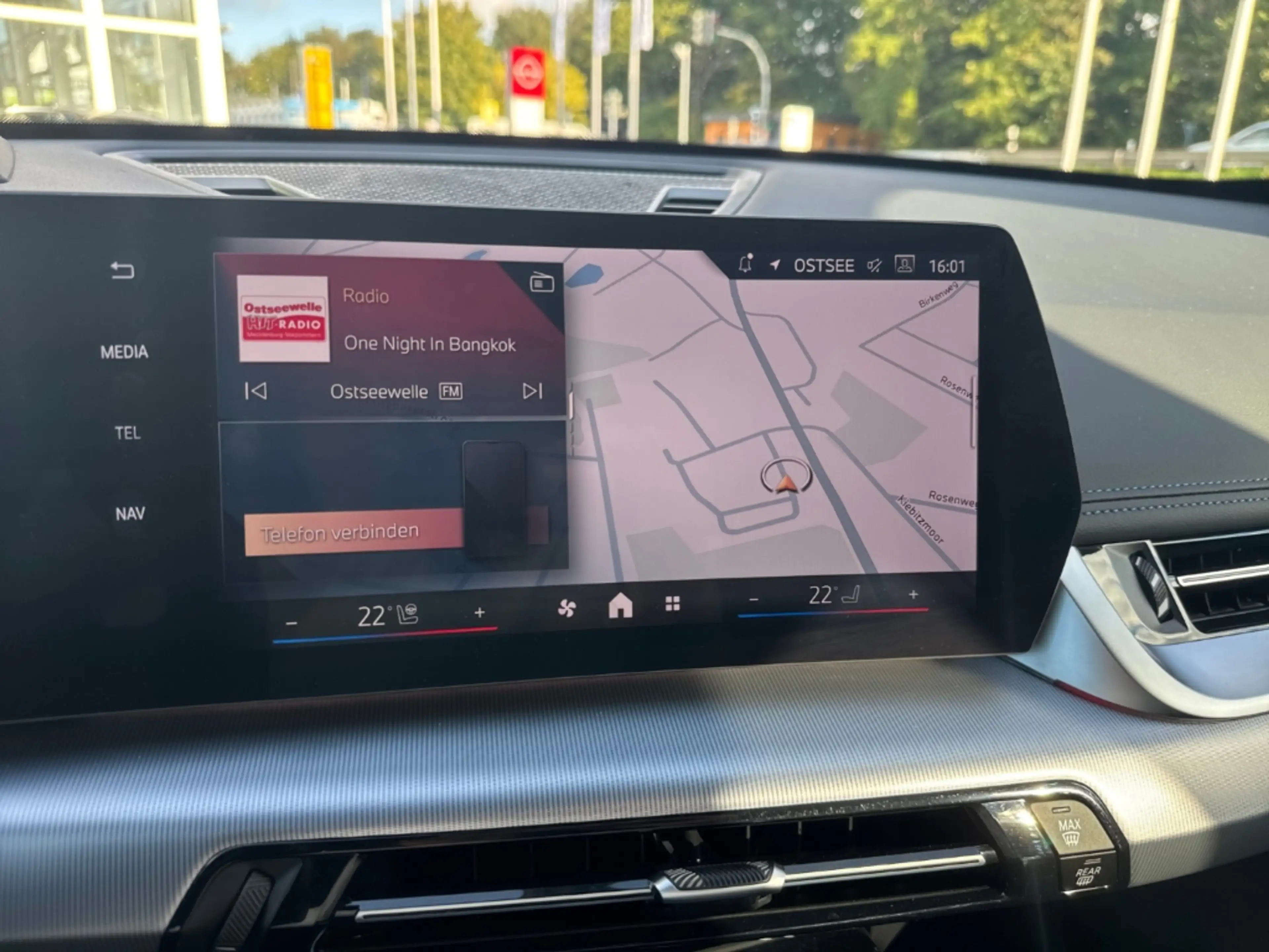 BMW X1 xDrive20d 8Fach bereift Lenkradhz HUD Park-Assiste — photo 10