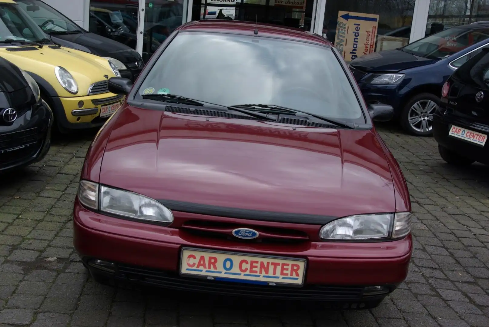 Ford Mondeo 1.8    H Kennzeichen Rouge - 1