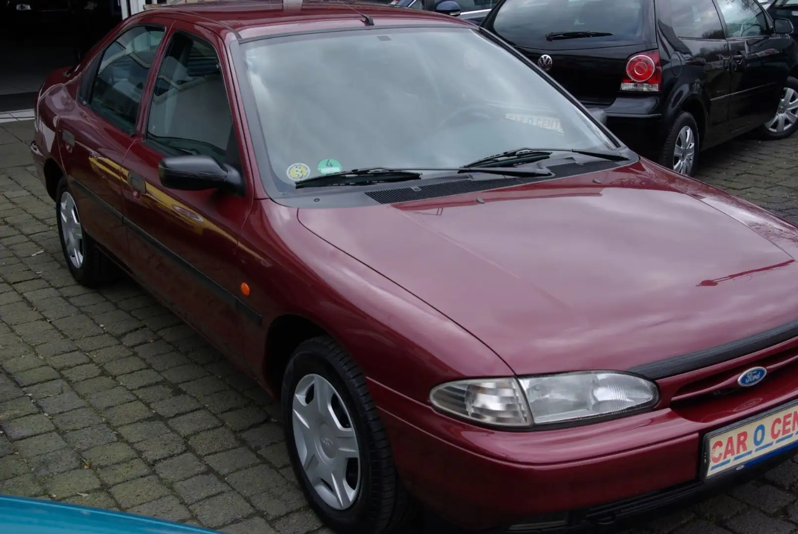 Ford Mondeo 1.8    H Kennzeichen Rouge - 2