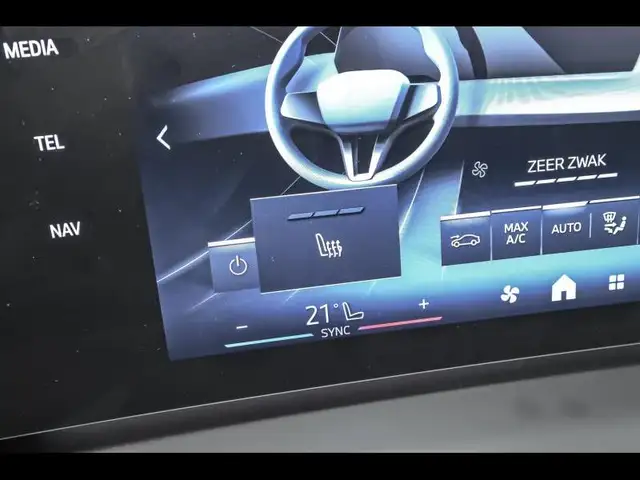 BMW 1 Series view 13