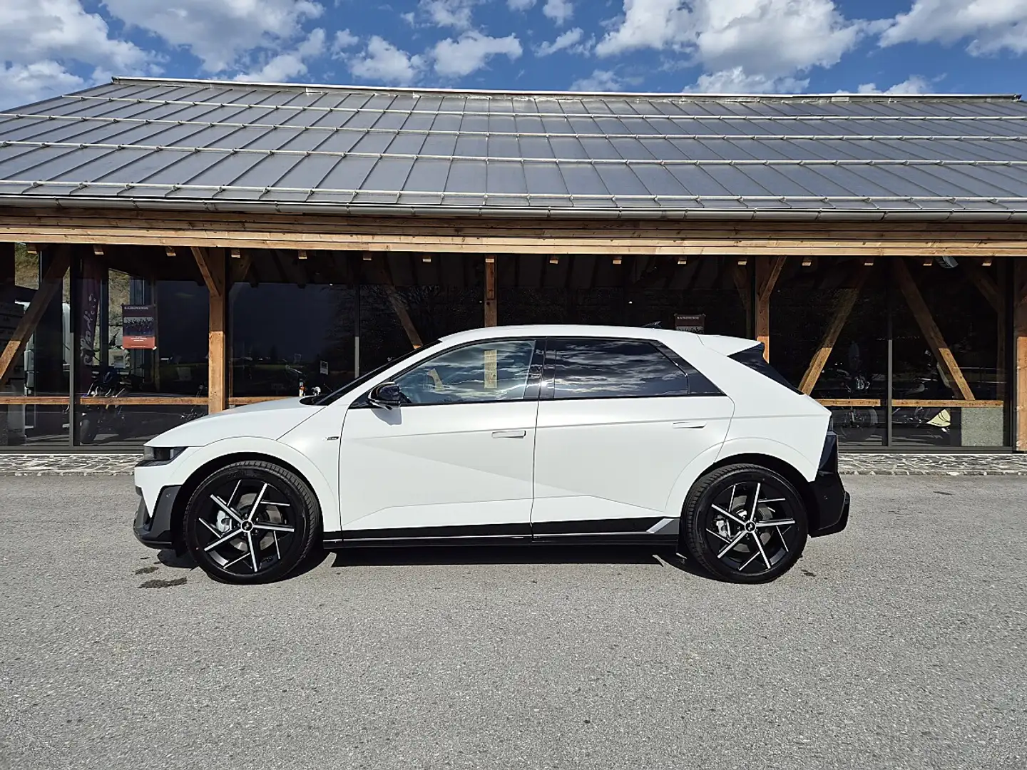 Hyundai IONIQ 5 Ioniq 5 Elektro 84kWh N Line 4WD Aut. Weiß - 2