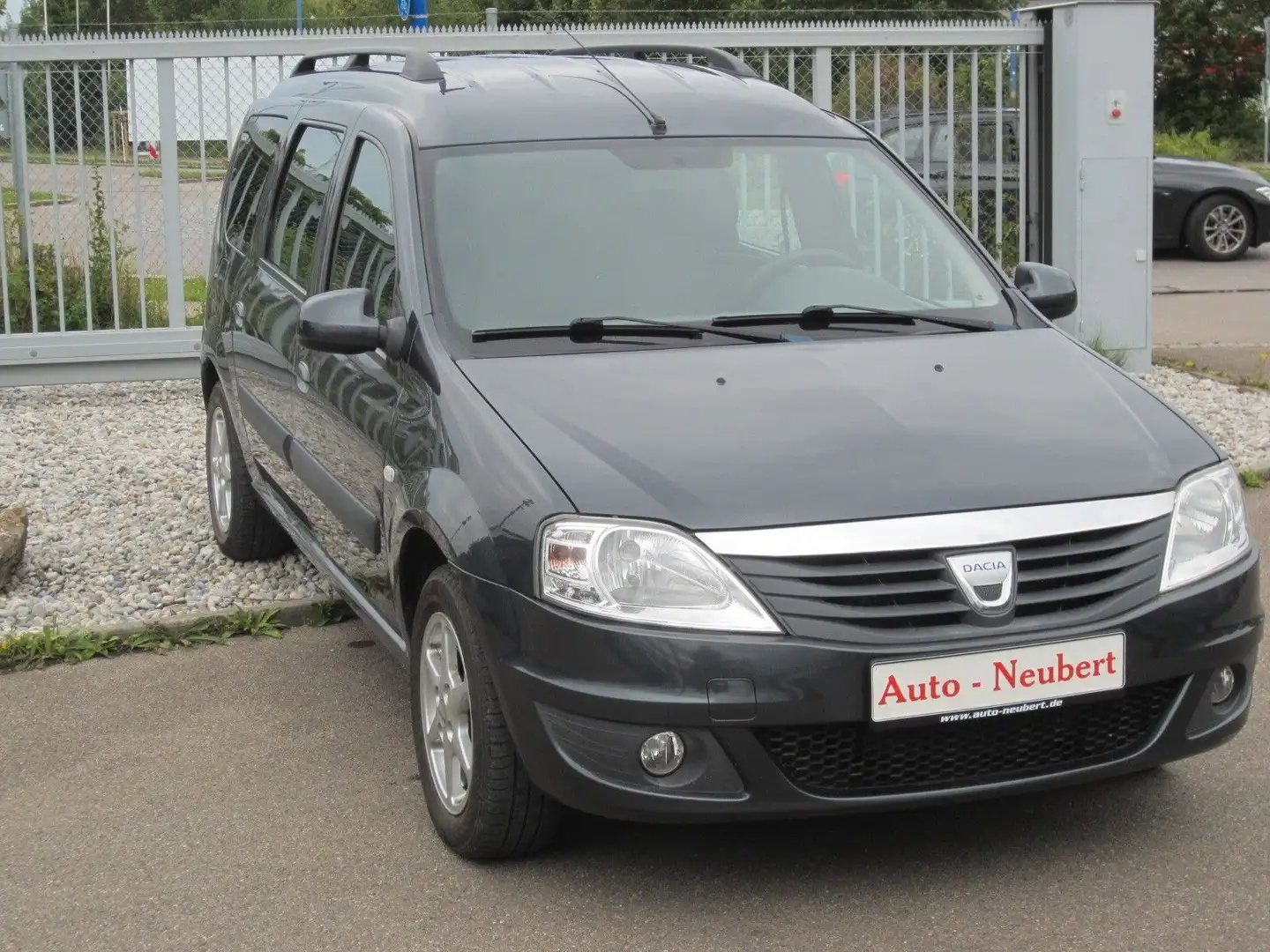 Dacia Logan MCV Laureate *7-Sitze* Benzin x Gas Szürke - 1