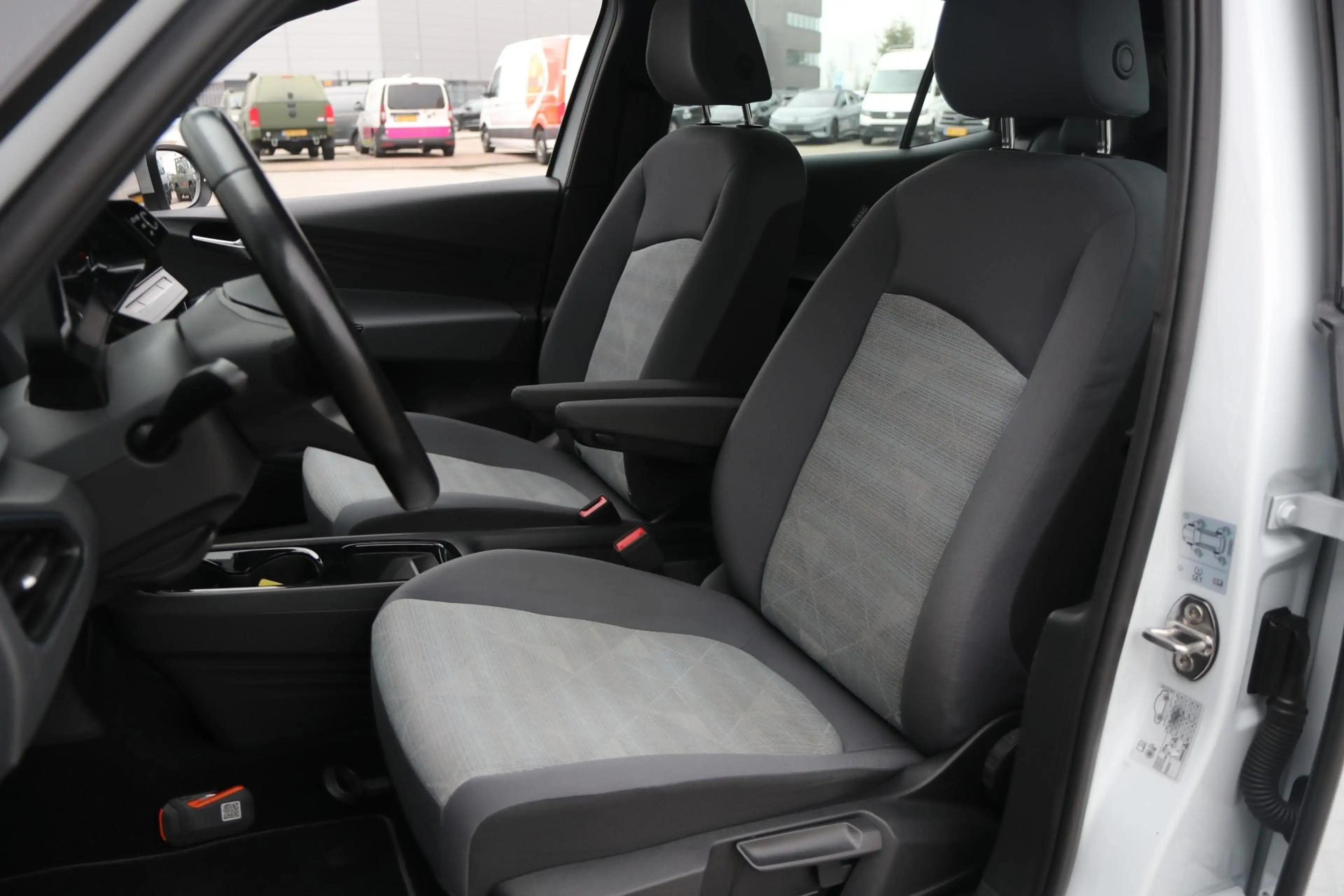 Volkswagen ID.3 204pk First 58 kWh | SoH 94% | Navigatie | Stoelve — photo 4