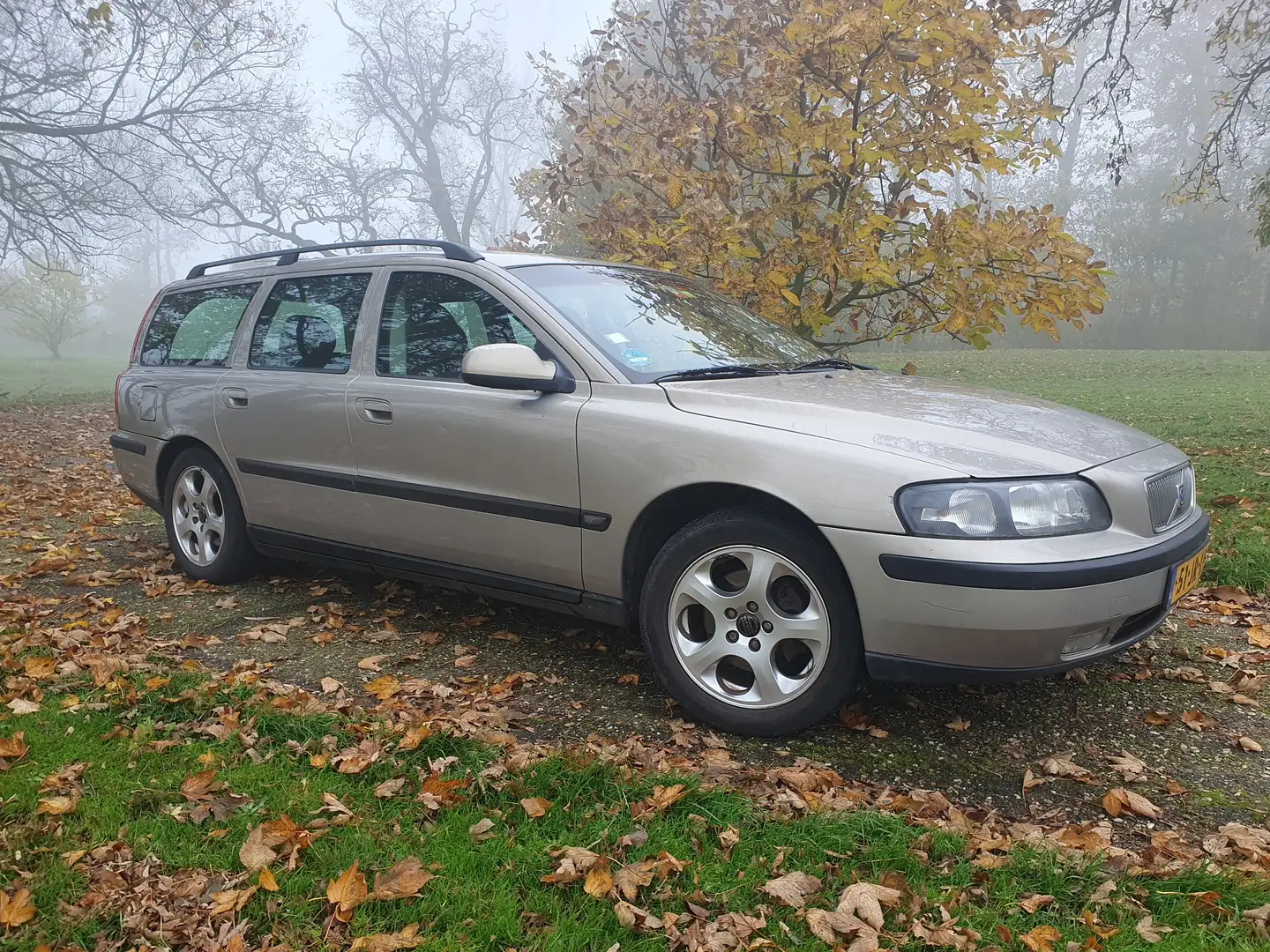 Volvo V70 V70 2.4 D Comfort Line Beige - 2
