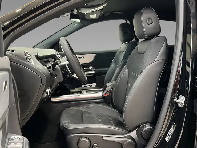 Mercedes-Benz Gla Class view 8