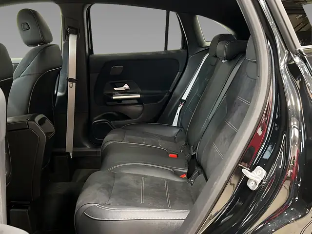 Mercedes-Benz Gla Class view 9