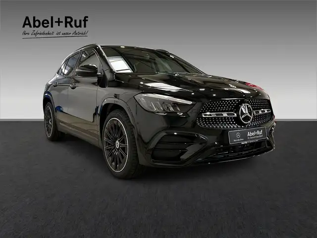 Mercedes-Benz Gla Class view 3