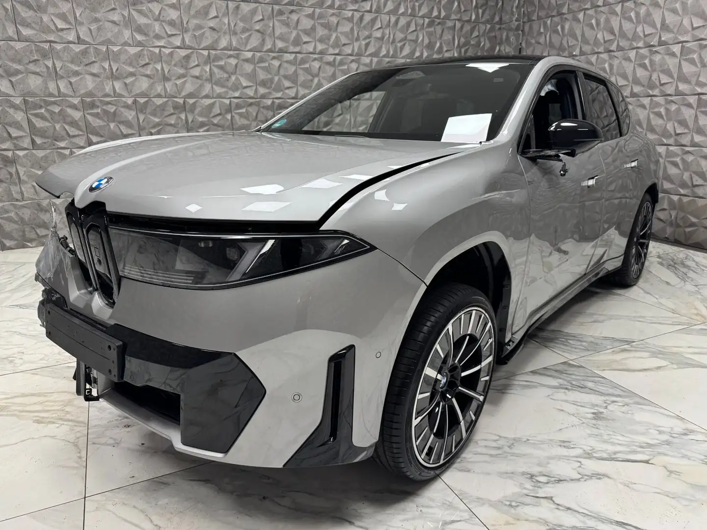 BMW iX3 50 xDrive / M-Sport Silber - 1