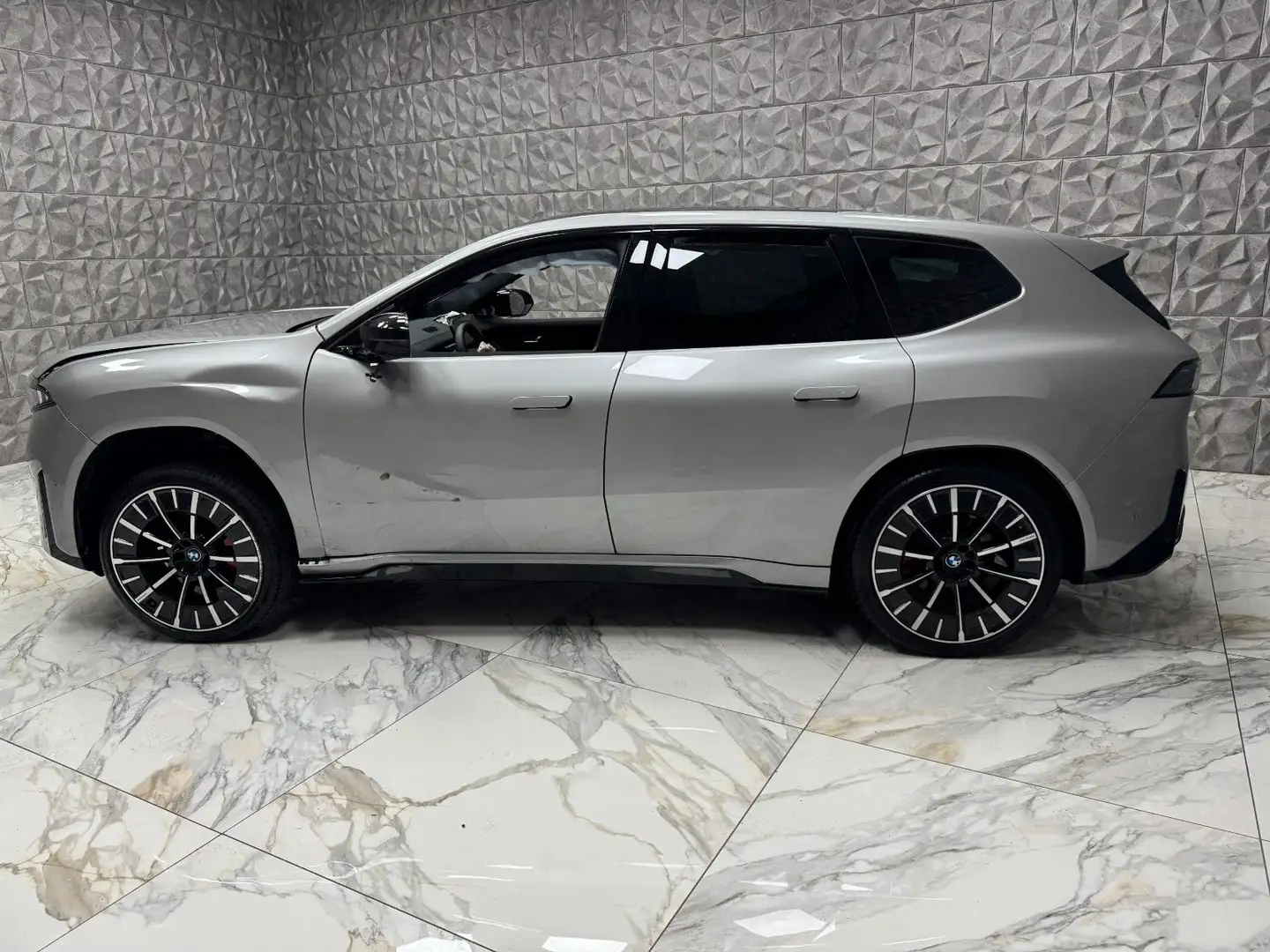 BMW iX3 50 xDrive / M-Sport Silber - 2