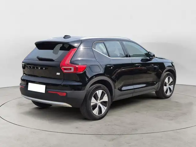 Volvo XC40 view 4