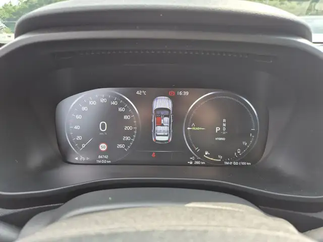 Volvo XC40 view 14