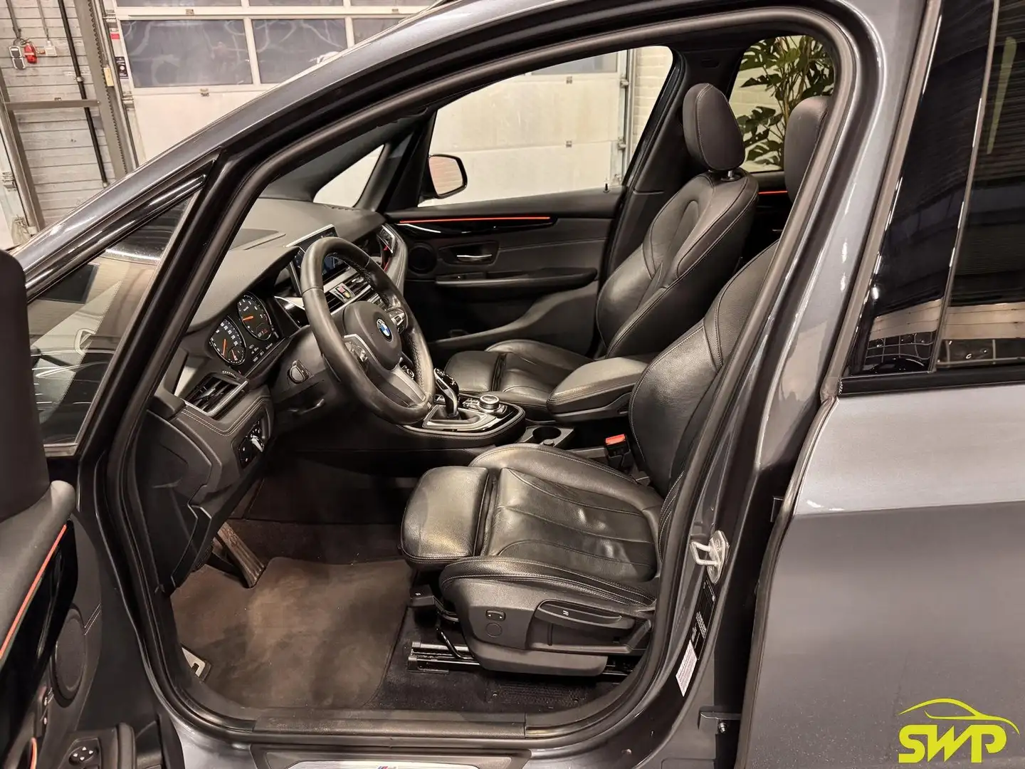 BMW 220 2-serie Gran Tourer 220i 7p. High Executive Editio Grijs - 2