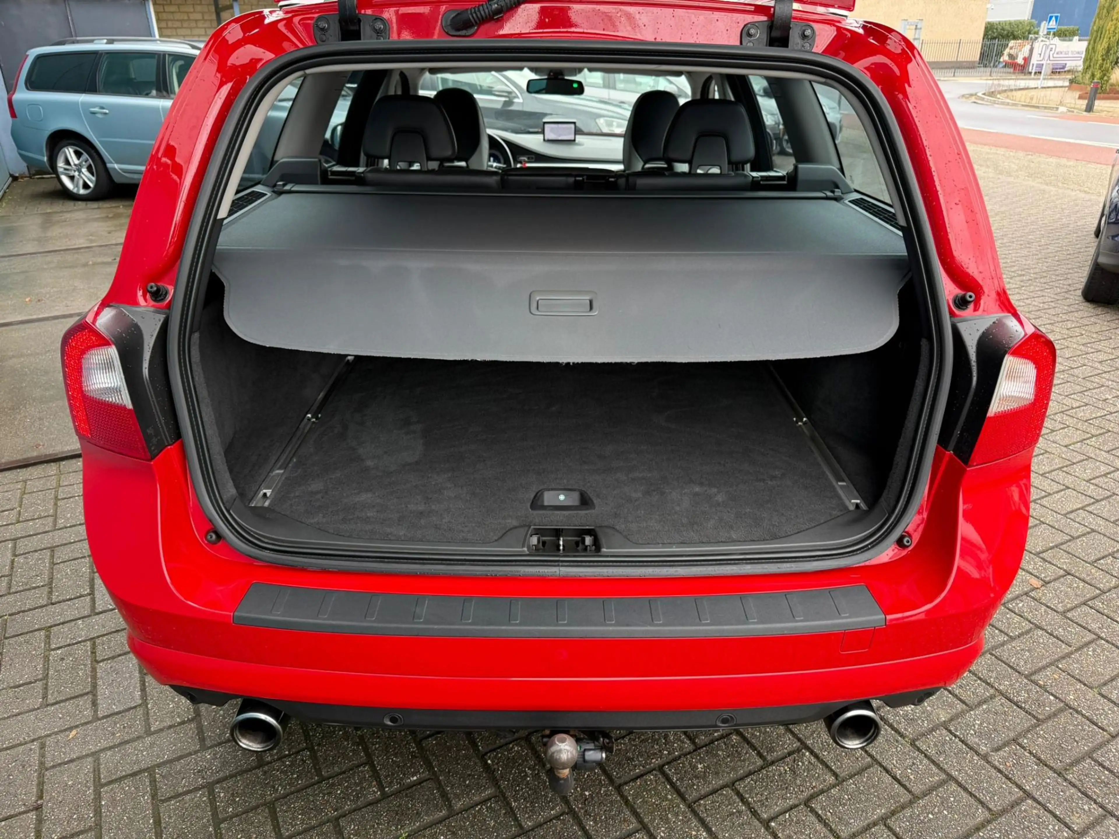 Volvo V70 2.0T R-Edition Automaat Leder Clima Cruise 18" Nav — photo 10