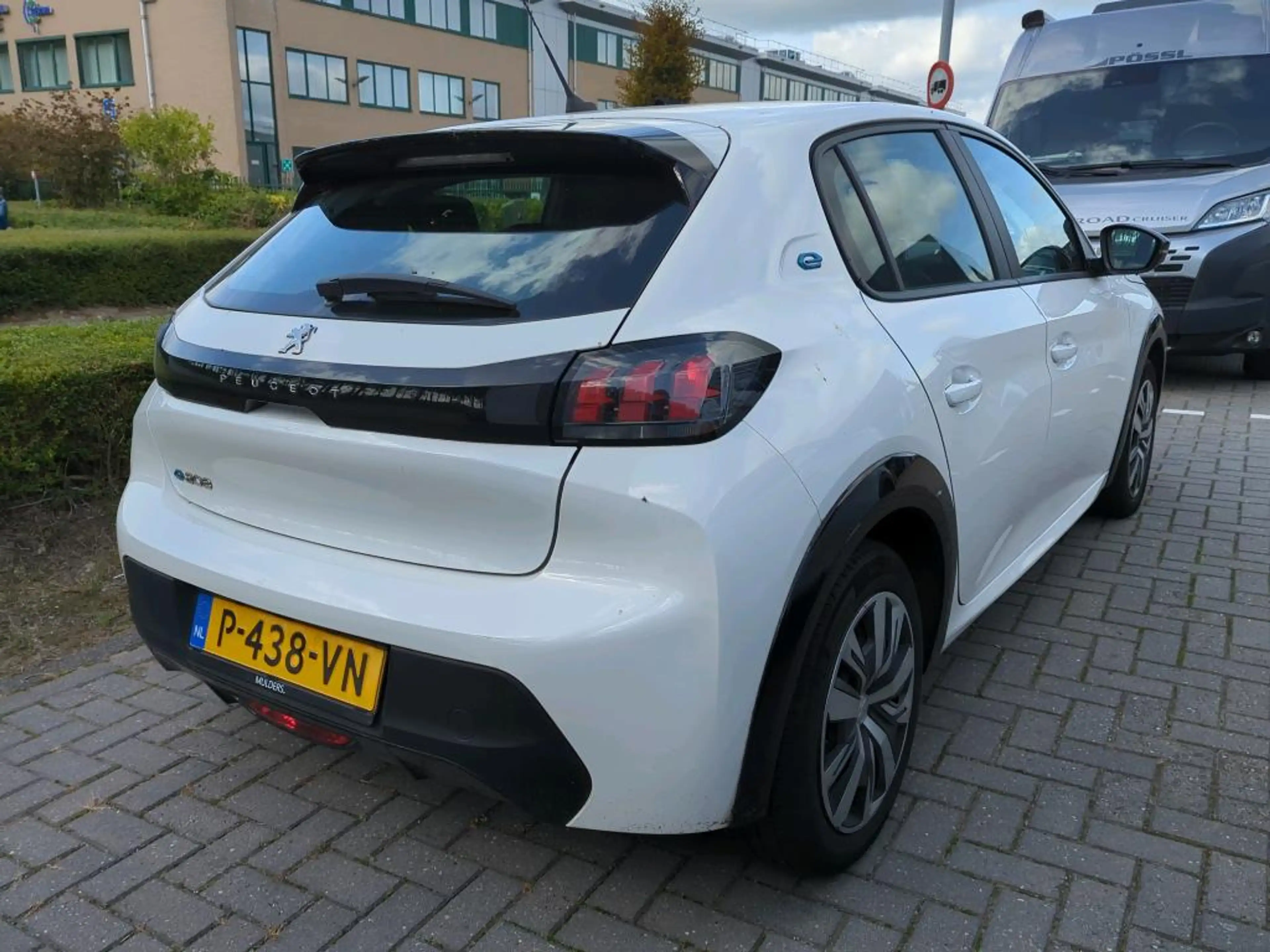 Peugeot e-208 EV Active 50 kWh | Fase 3 laden | Navi by app | Ap — photo 3