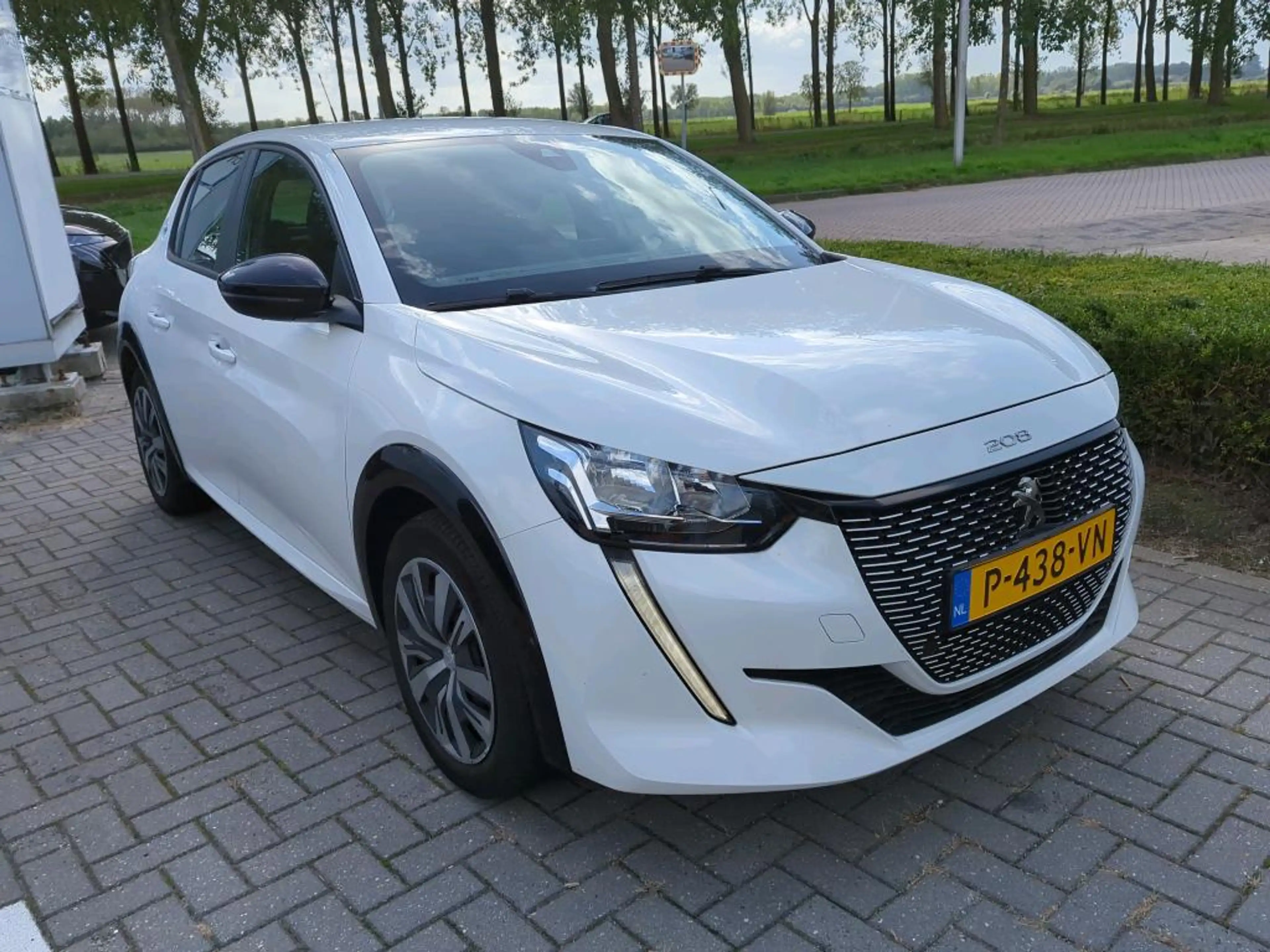 Peugeot e-208 EV Active 50 kWh | Fase 3 laden | Navi by app | Ap — photo 2