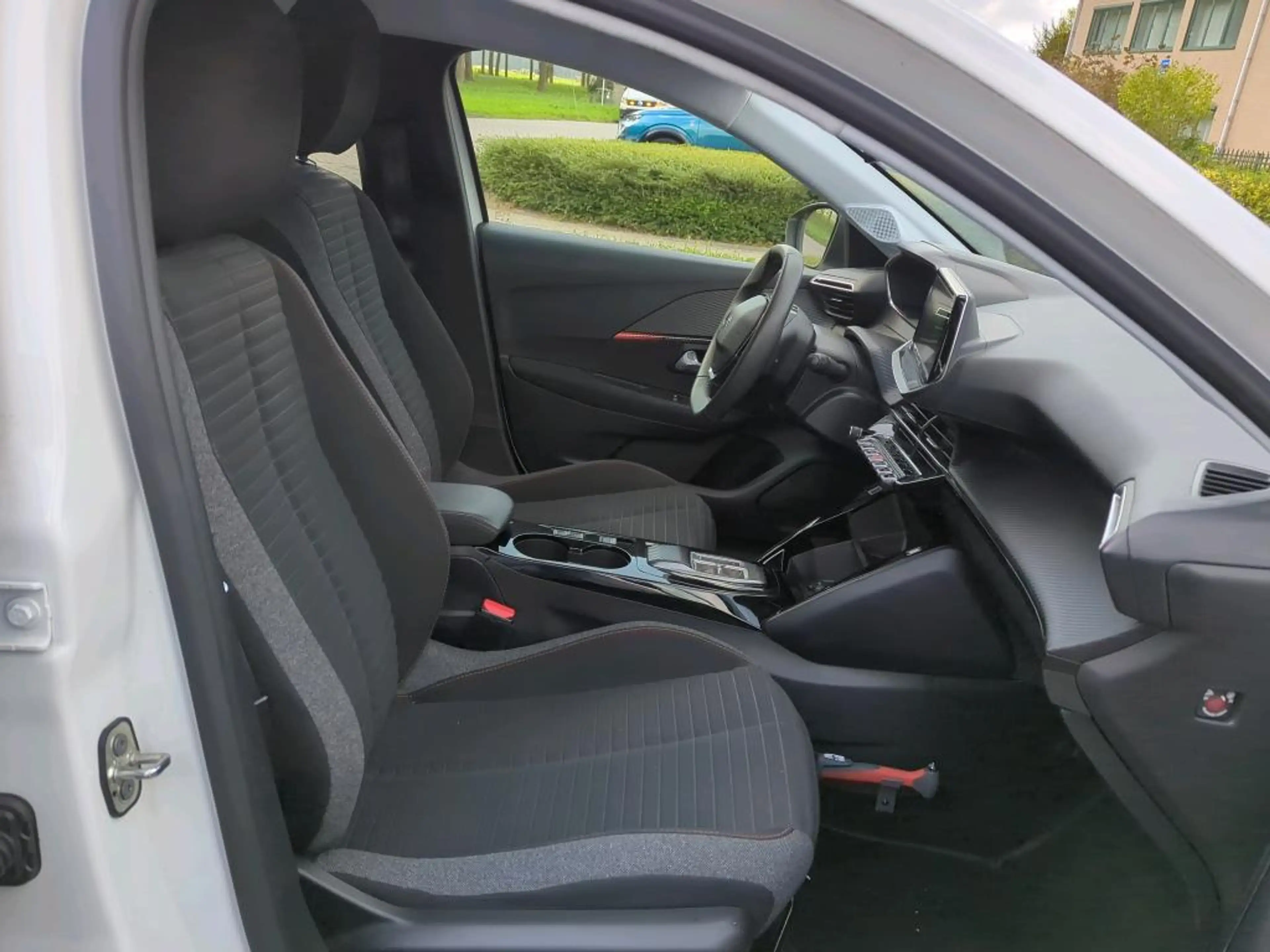 Peugeot e-208 EV Active 50 kWh | Fase 3 laden | Navi by app | Ap — photo 5