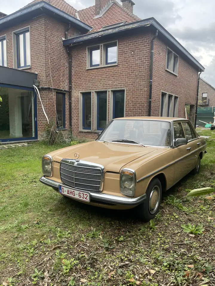 Mercedes-Benz 200, foto 1