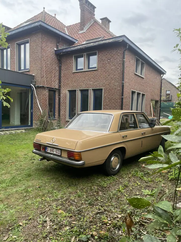 Mercedes-Benz 200, foto 2