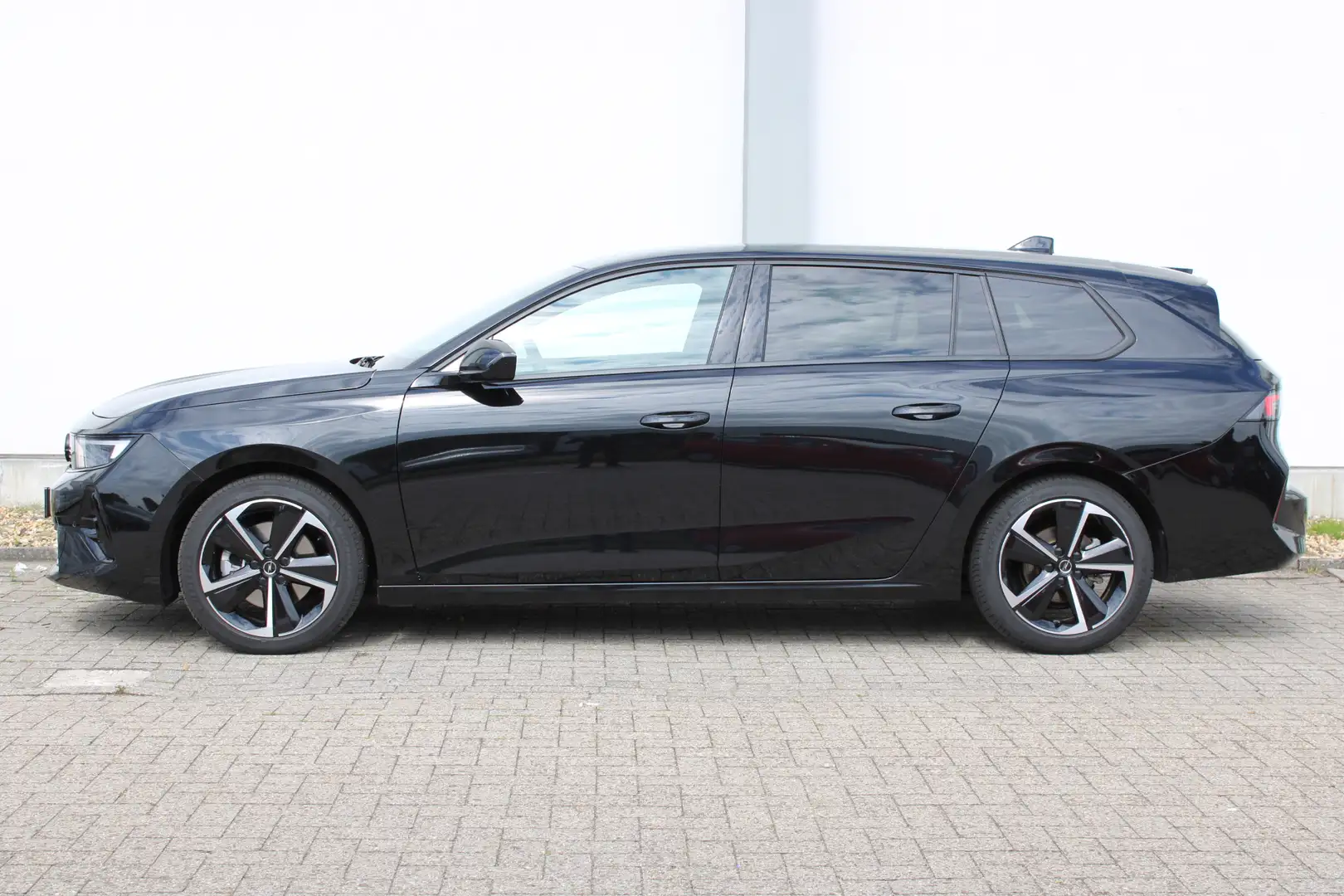 Opel Astra Sports Tourer 1.2 Turbo Hybrid GS / Navigatie / 36 Zwart - 2