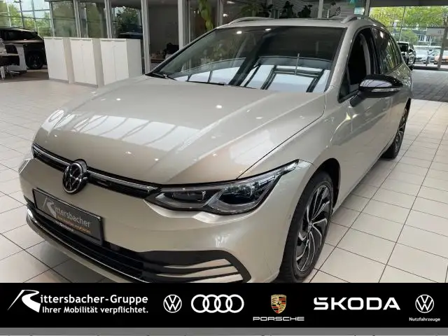 Volkswagen Golf VIII Variant Move 2.0 TDI DSG AHK Kamera