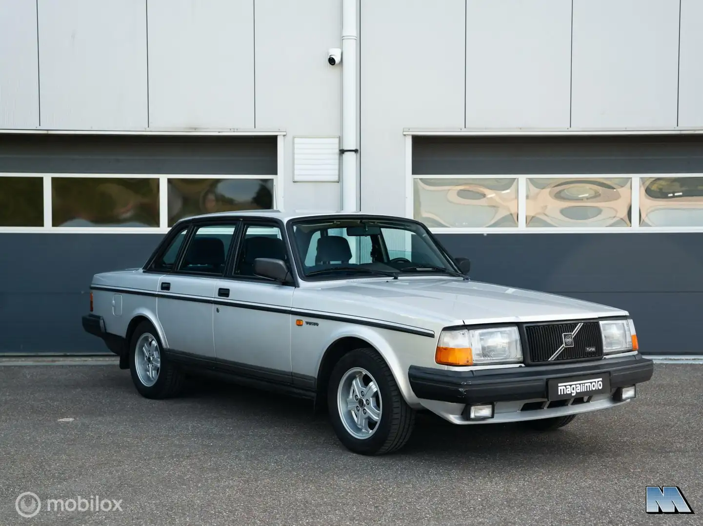 Volvo 240 2.3 GLT Turbo l Uniek l Perfecte resto-mod Gri - 1